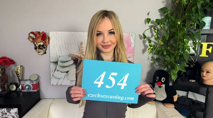 Tight blonde enjoys hardcore casting